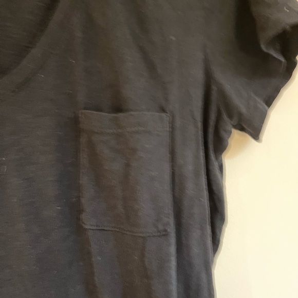 Madewell Whisper Cotton V-Neck Pocket Tee Shirt. - Picture 6 of 8